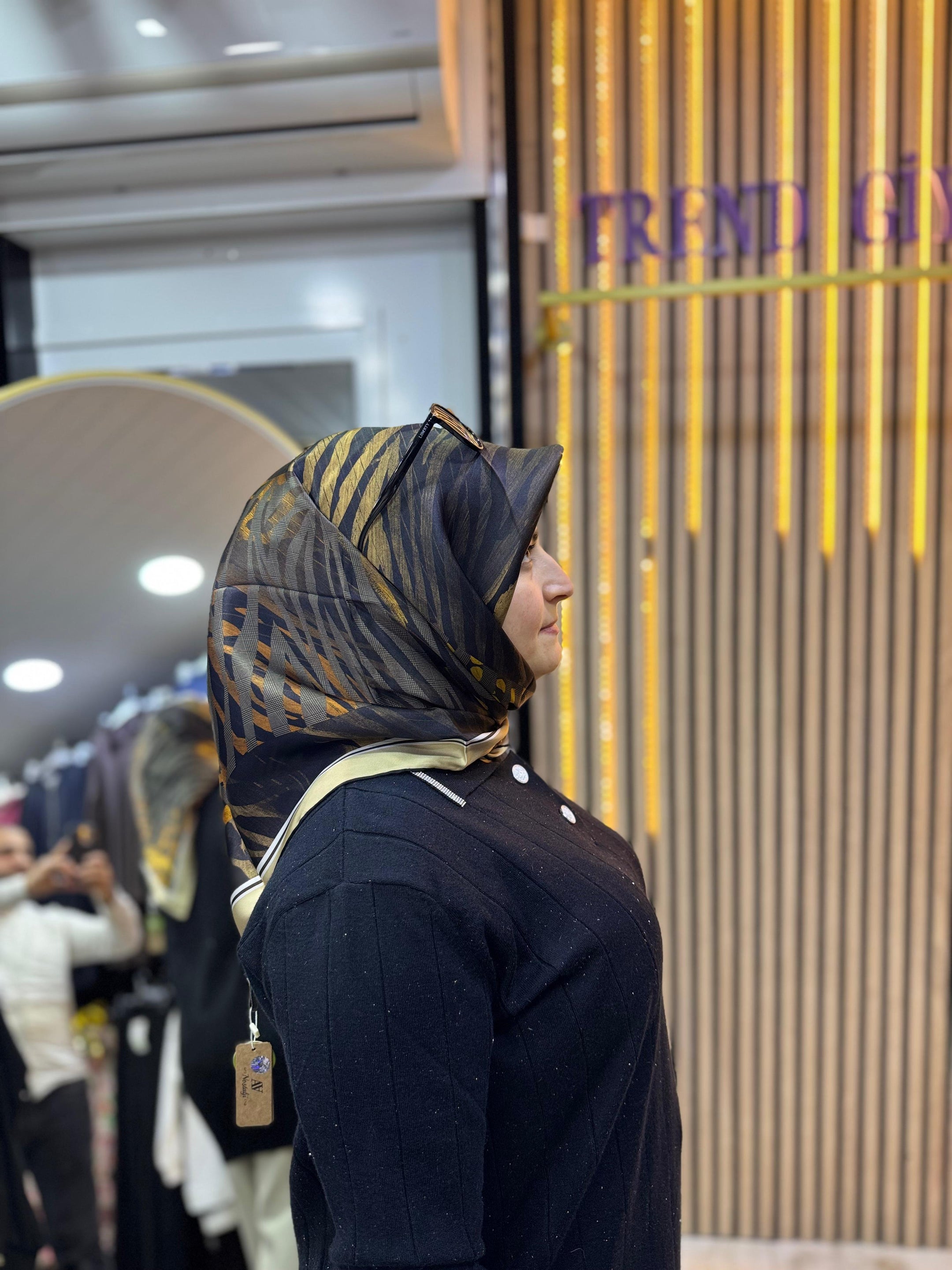 ARMİNE İPEK EŞARP R16