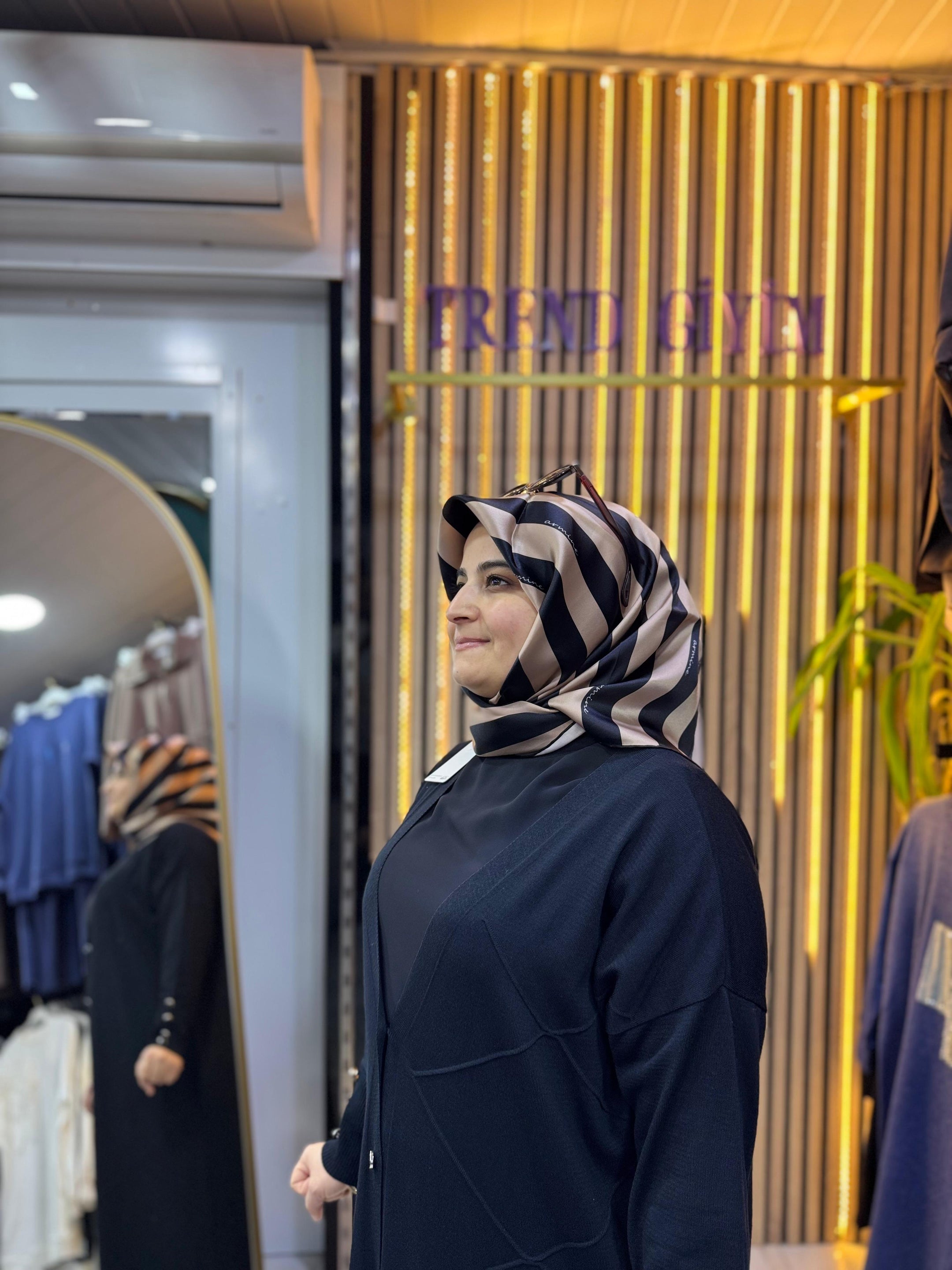 ARMİNE İPEK EŞARP R17