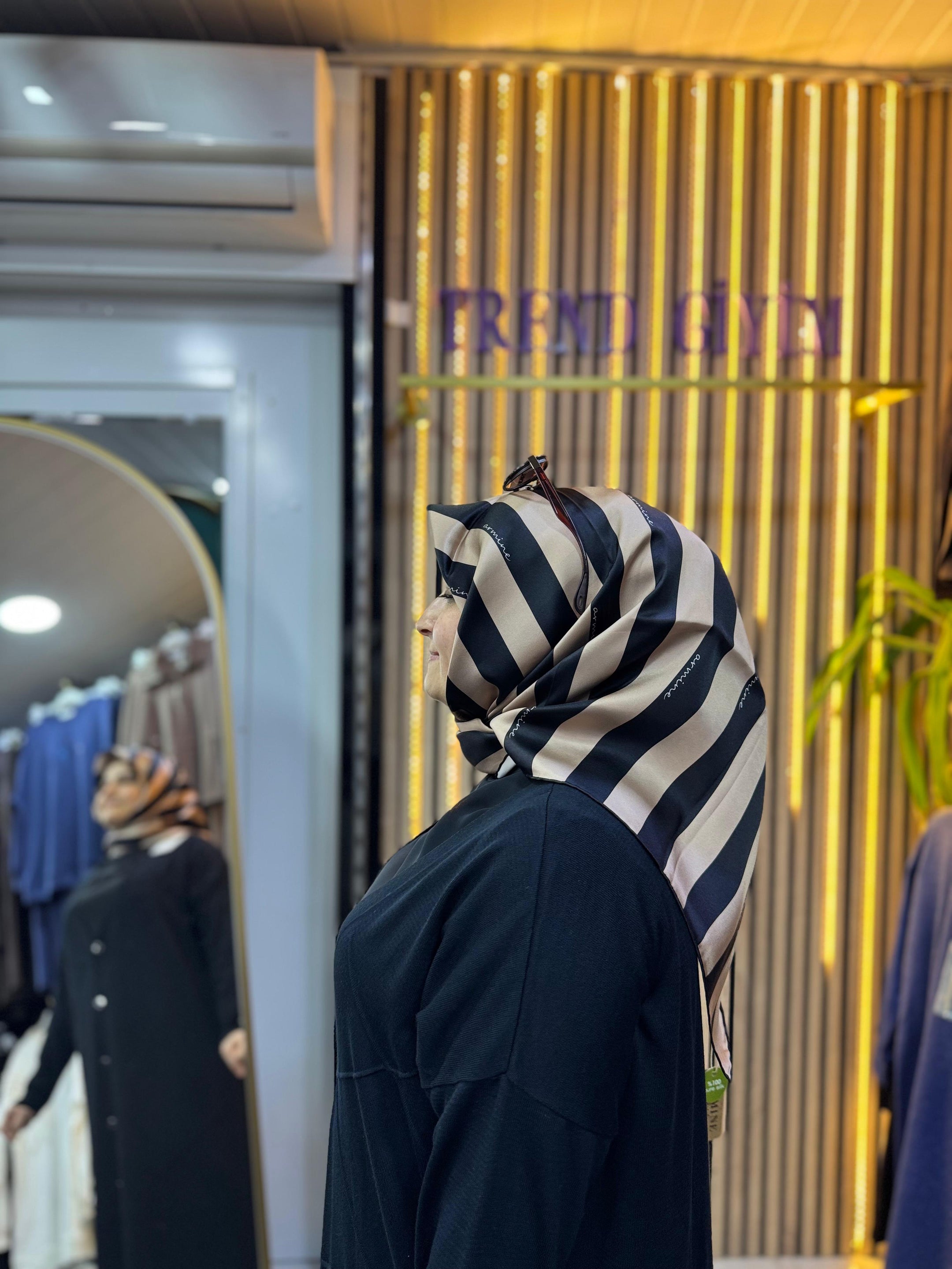 ARMİNE İPEK EŞARP R17