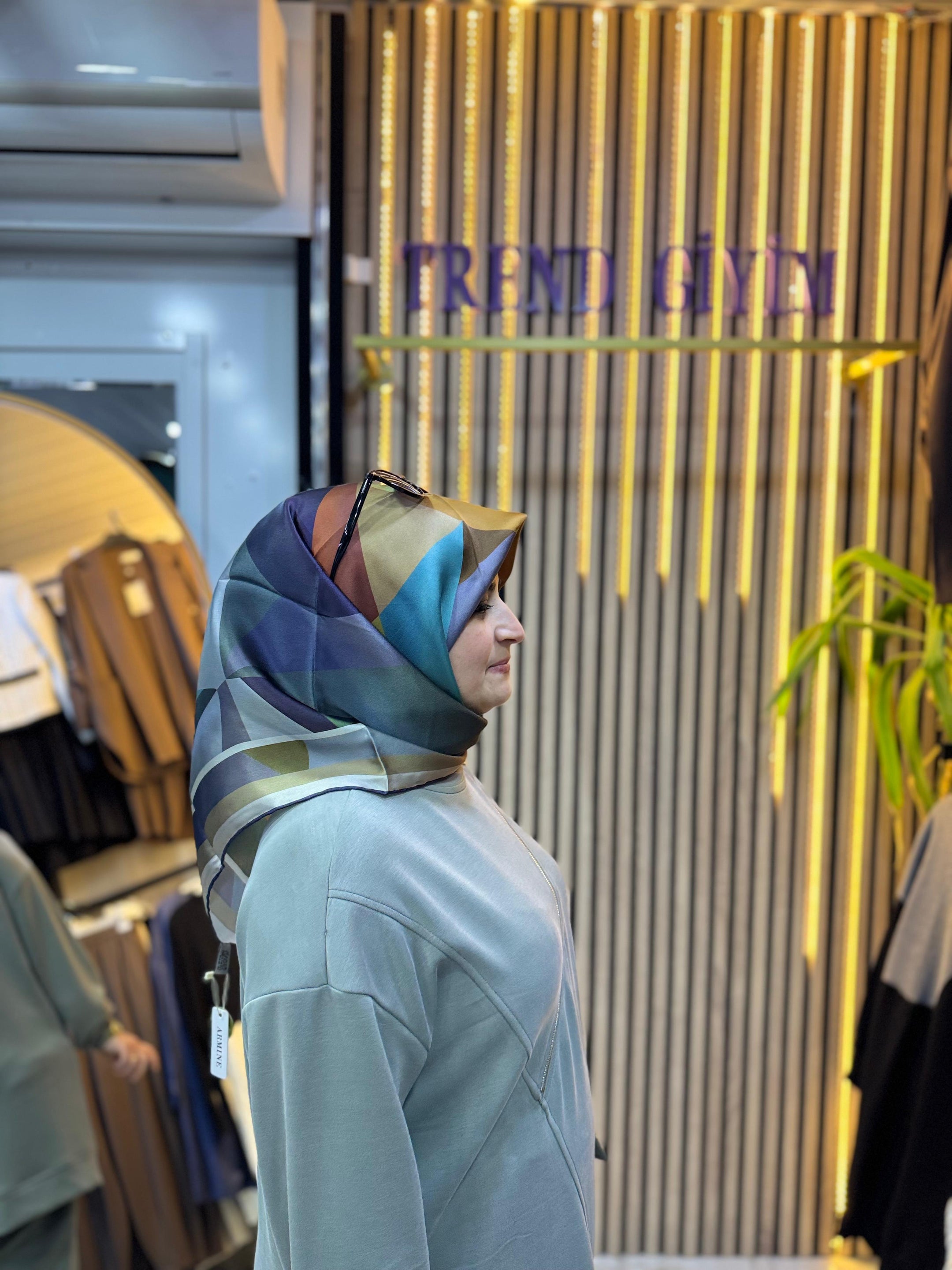 ARMİNE İPEK EŞARP Ş15