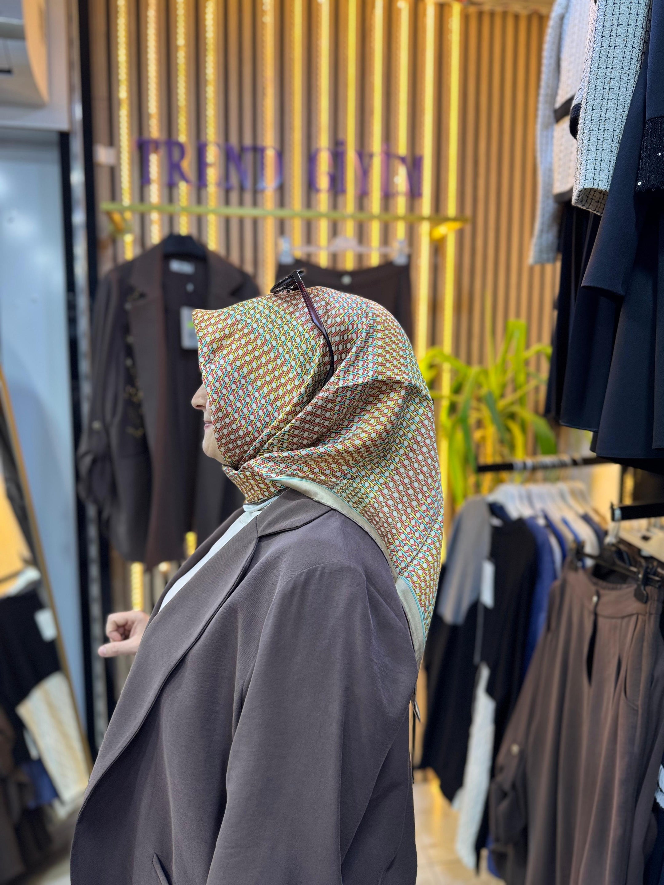 ARMİNE İPEK EŞARP Ş12