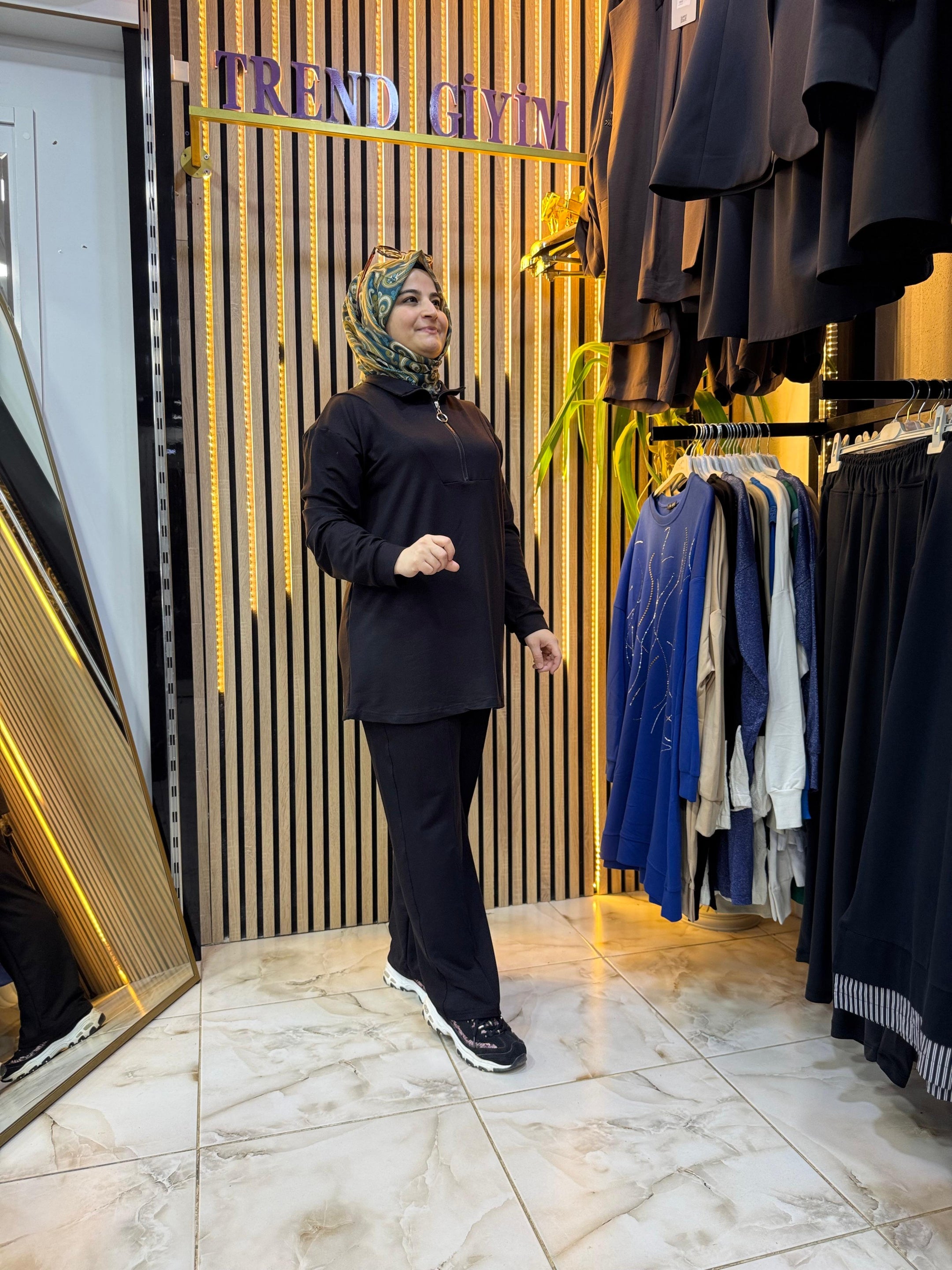 YARIM FERMUARLI TAKIM SİYAH KT21