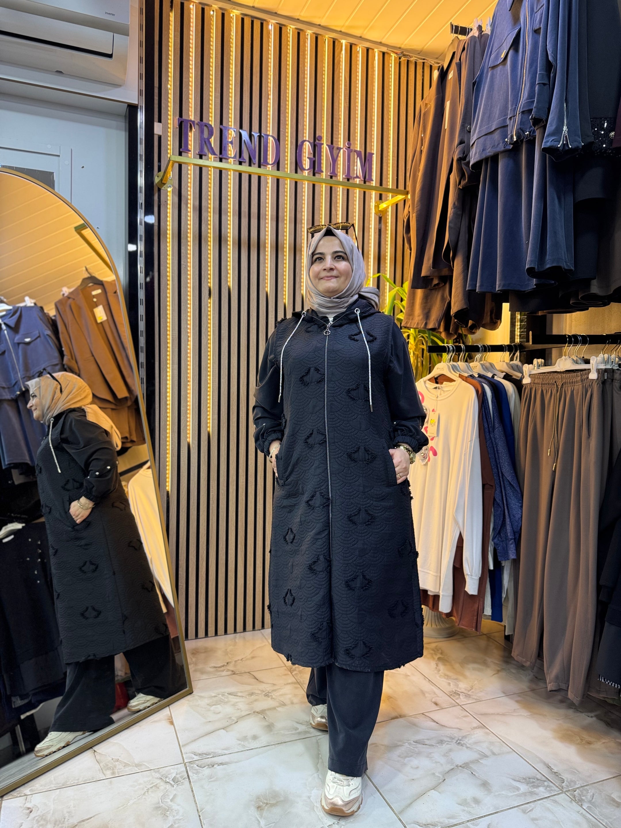 KAPITONE KABARTMALI YELEK SIYAH Y1