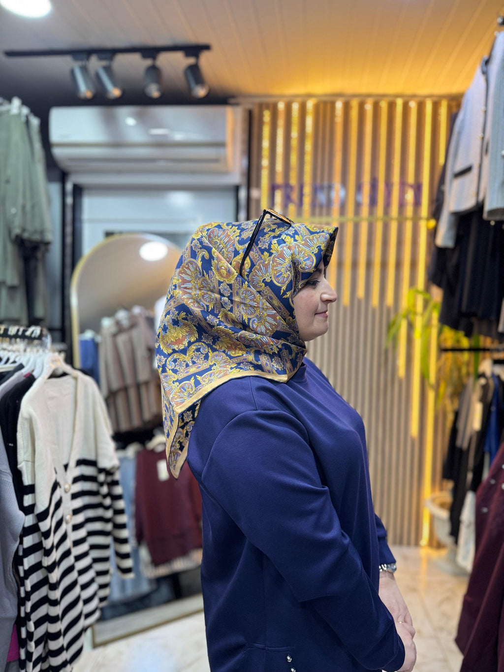 ARMİNE İPEK EŞARP R11