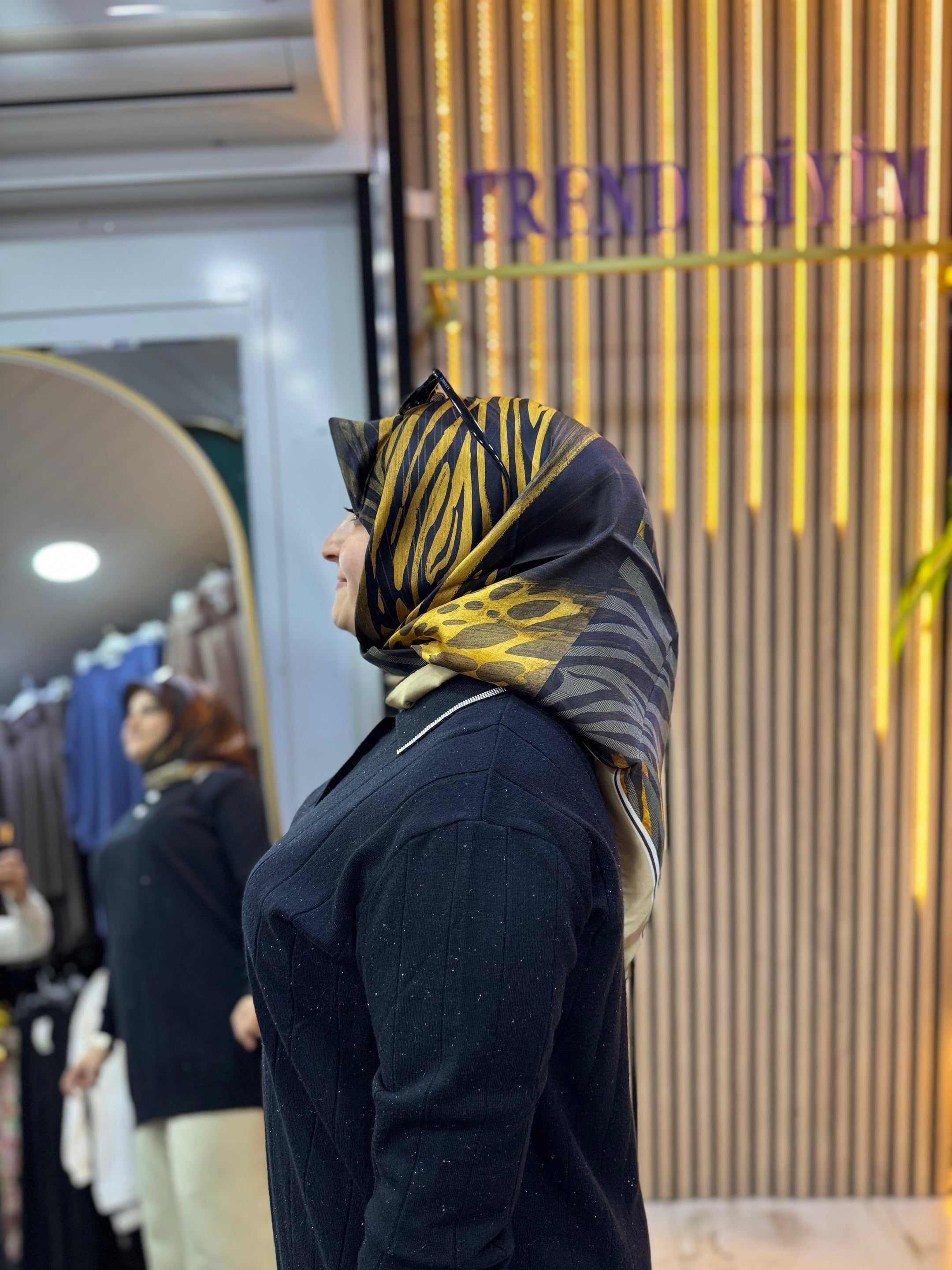 ARMİNE İPEK EŞARP R16