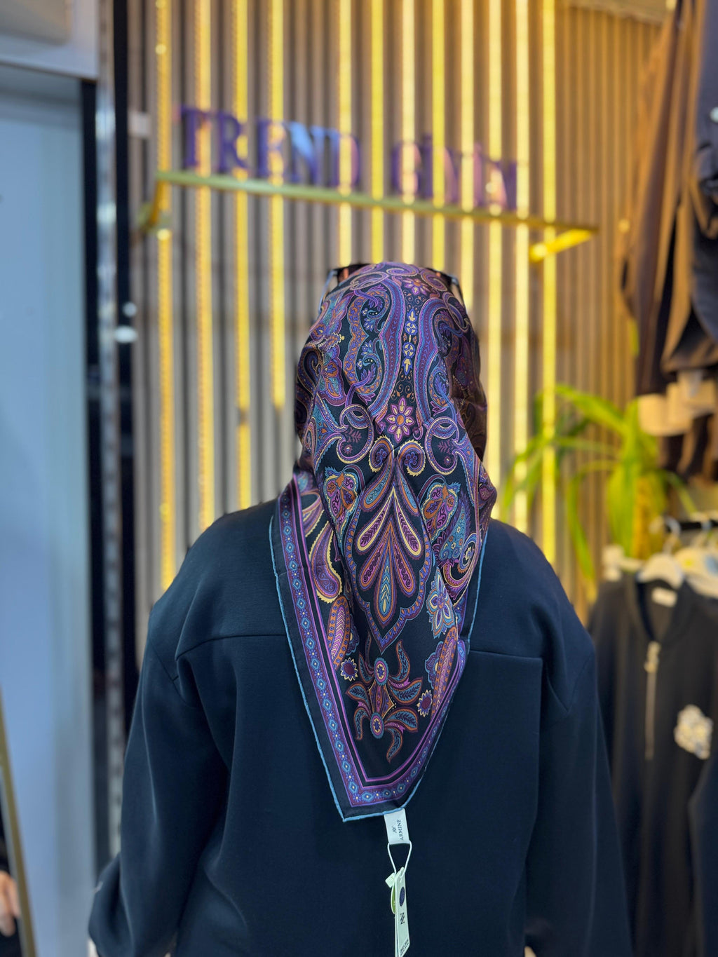 ARMİNE İPEK EŞARP R18