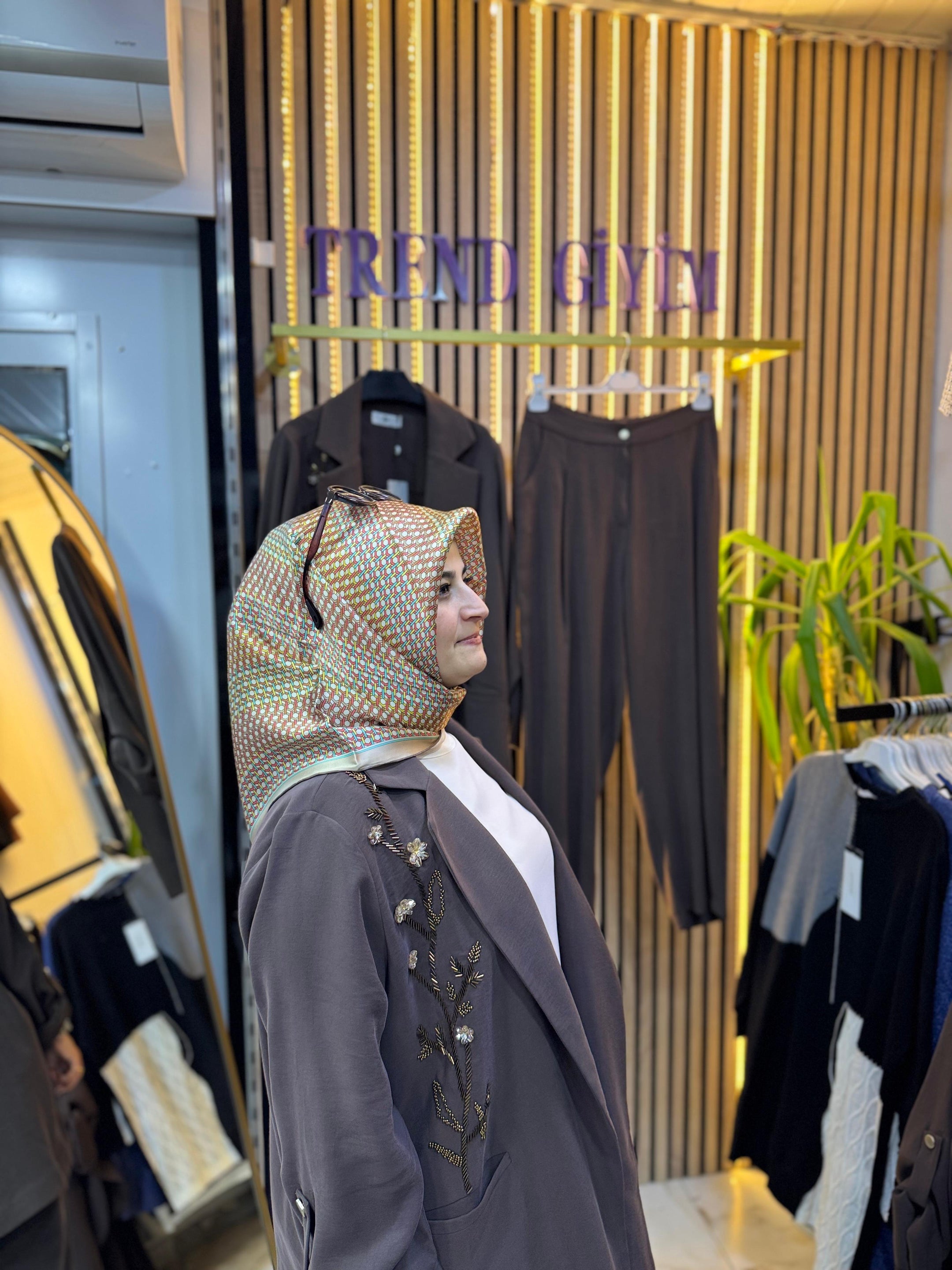 ARMİNE İPEK EŞARP Ş12