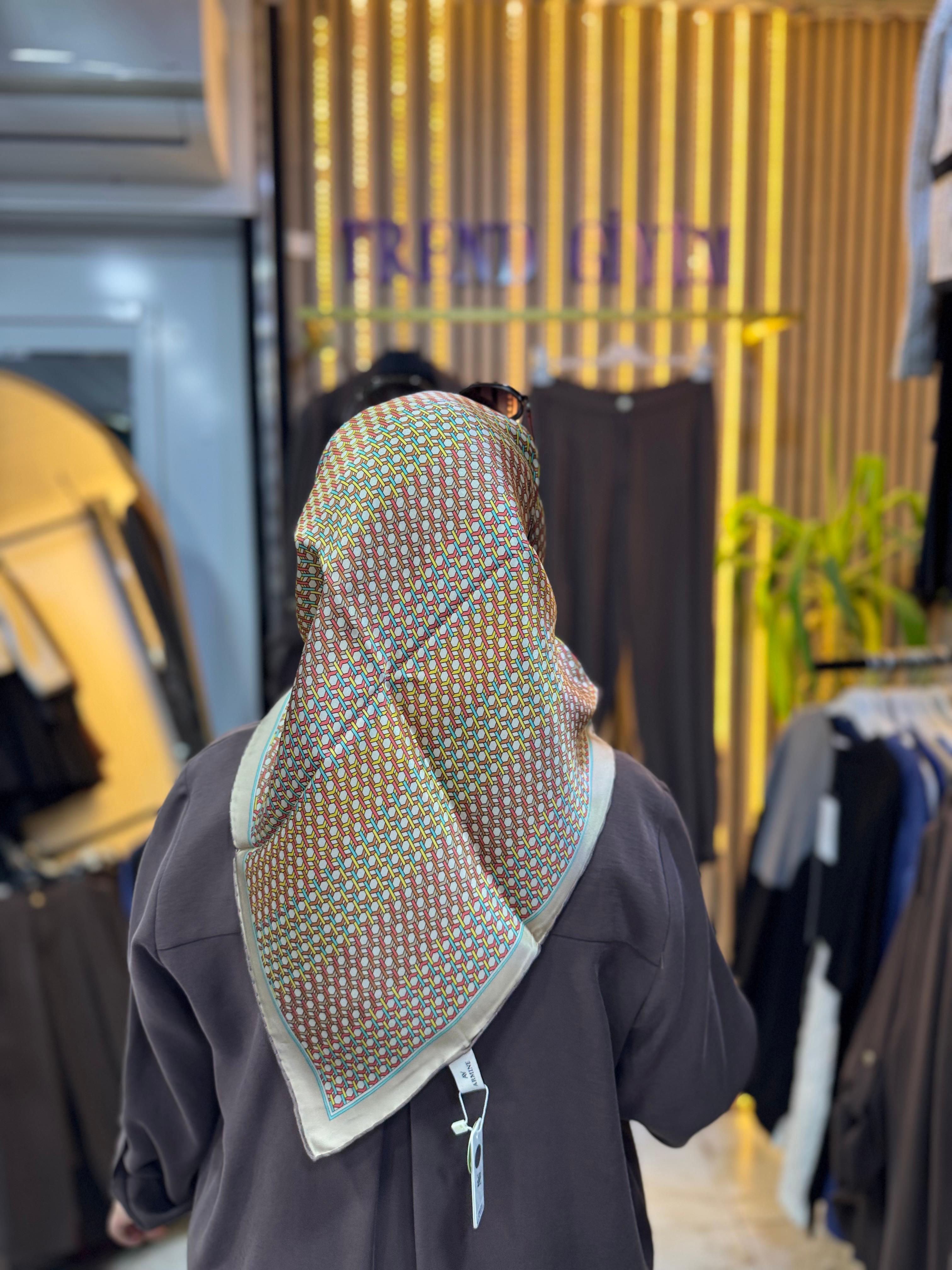 ARMİNE İPEK EŞARP Ş12