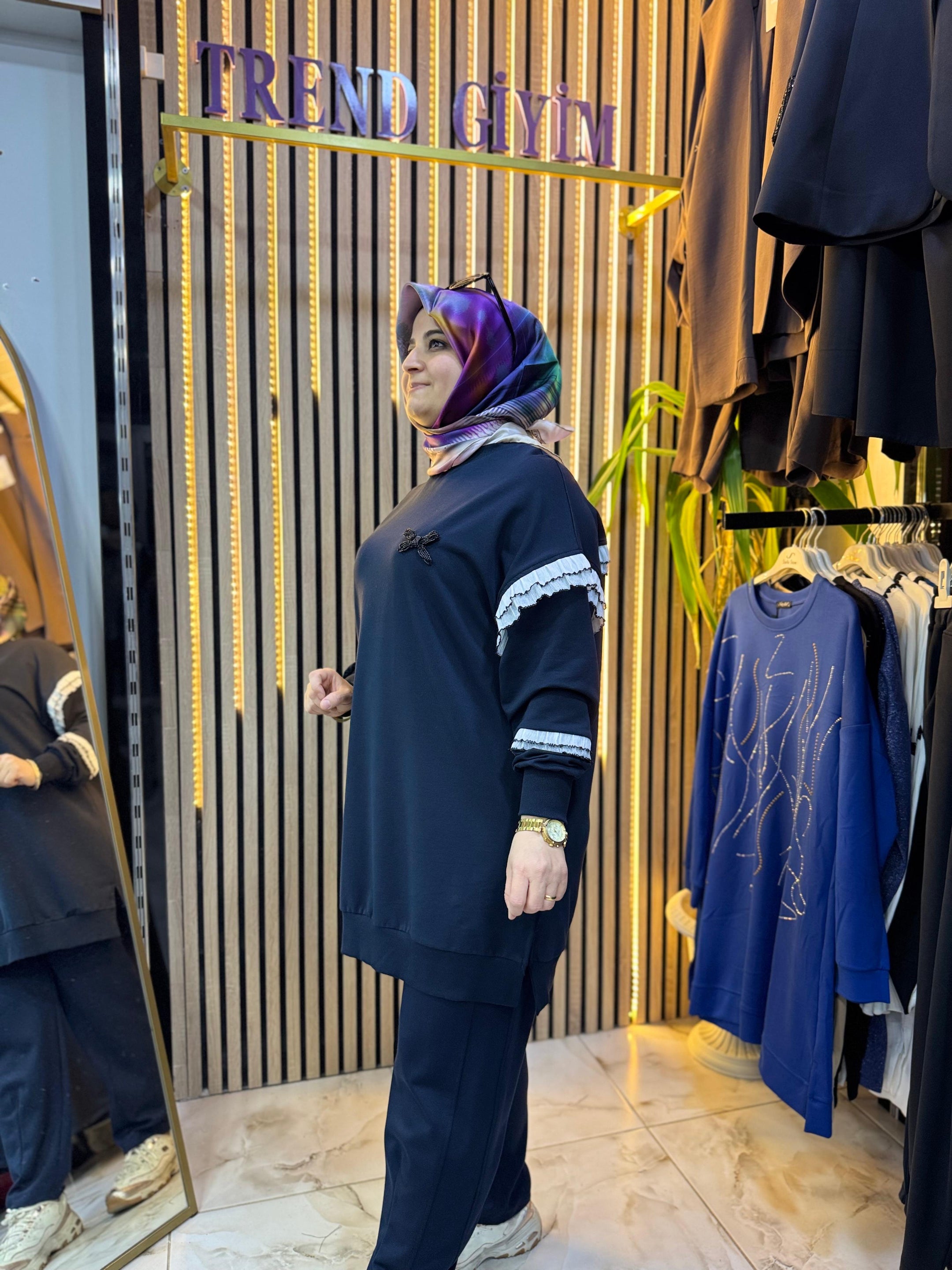 KOLU FIRFIRLI TUNİK SİYAH T12