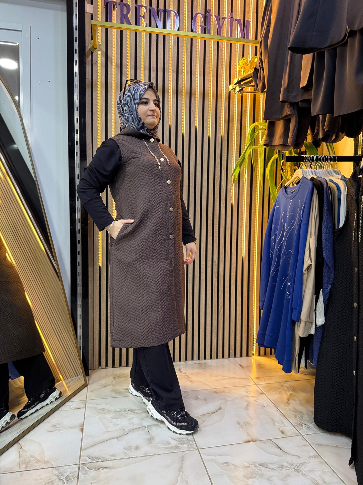 KAPİTONE YELEK ACI KAHVE