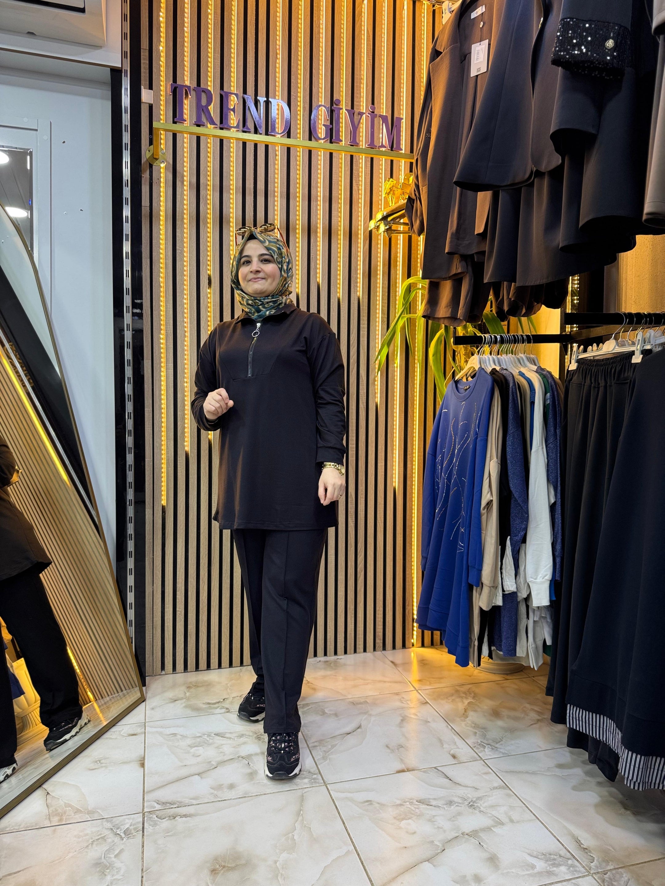 YARIM FERMUARLI TAKIM SİYAH KT21